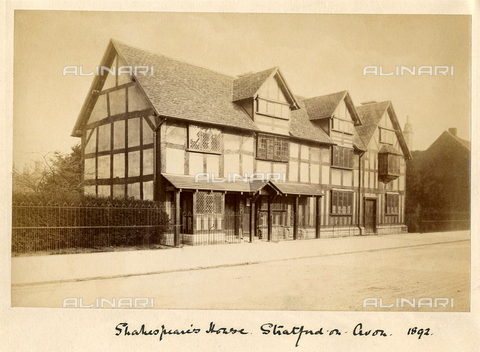 GBB-F-006023-0000 - 1890 ca, GREAT BRITAIN: The birthplace hose of english actor, poet and playwright dramatist WILLIAM SHAKESPEARE (1564-1616) in Henley Street, Stratford-Upon-Avon. - © ARCHIVIO GBB / Archivi Alinari