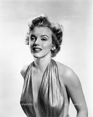 GBB-F-007141-0000 - 1952, USA: The american actress MARILYN MONROE (1926-1962), pubblicity still for the movie" We're Not Married" (MATRIMONI A SORPRESA) by Edmund Goulding - © ARCHIVIO GBB / Archivi Alinari