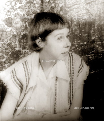 GBB-F-007491-0000 - 1959, 31 july, NEW YORK, USA: The celebrated american woman writer CARSON McCULLERS (1917-1967), author of" The Heart Is a Lonely Hunter" (1940)and" Reflections in a Golden Eye" (1941) - © ARCHIVIO GBB / Archivi Alinari