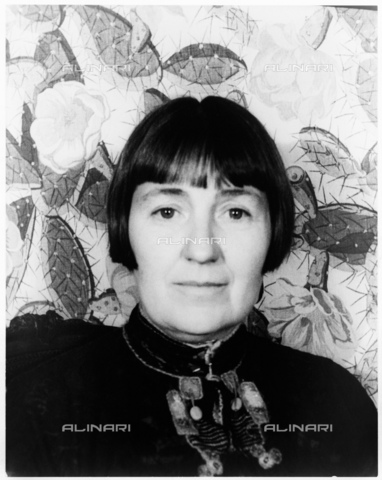 GBB-F-007865-0000 - 1934, NEW YORK, USA: The celebrated rich american Mabel Dodge Luhan (1879 1962), patron of the arts who was particularly associated with the Taos art colony. Mabel was nationally syndicated columnist for the Hearst organization. Friend of Gertrude Stein, Pablo Picasso, Arthur Rubinstein, D. H. Lawrence and his wife Frieda, Ansel Adams, Willa Cather, Robinson Jeffers and his wife Una, Florence McClung, Georgia O'Keeffe and Aldous Huxley. - © ARCHIVIO GBB / Archivi Alinari