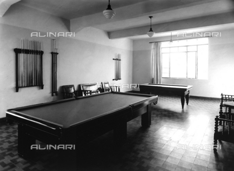 GCQ-A-003405-0015 - Activities of the Italians abroad. Casa d'Italia in Belo Horizonte: the billiard room - Date of photography: 1930 - 1935 ca. - Alinari Archives, Florence