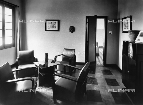 GCQ-A-003405-0027 - Activities of the Italians abroad. Casa d'Italia in Belo Horizonte: the reception hall of the Consulate - Date of photography: 1930 - 1935 ca. - Alinari Archives, Florence