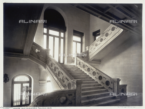 GCQ-A-003407-0013 - The grand staircase of the villa built for Princess Amina by the architect Antonio Lasciac, in Cairo - Date of photography: 1910-1915 ca. - Alinari Archives, Florence