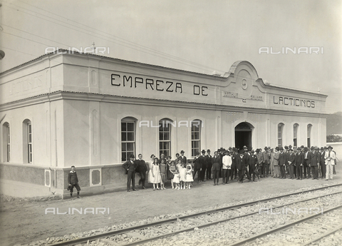 GCQ-A-008558-0008 - Activities of Italians Abroad. "Merchants and Industrialists of Belo Horizonte" in Brazil; the branch plant for dairy products, Sassini Company, in the small town of Ituana - Date of photography: 1930-1935 - Alinari Archives, Florence