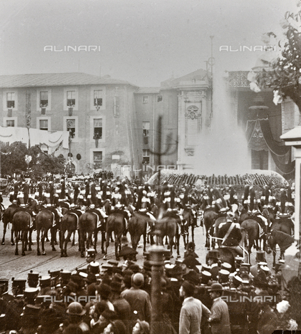 GLQ-F-001885-0000 - The cuirassiers in Piazza Repubblica (formerly Piazza dell'Esedra) during the religious service of marriage between Vittorio Emanuele III, Prince of Naples and Princess Elena of Montenegro - Date of photography: 24/10/1896 - Alinari Archives, Florence