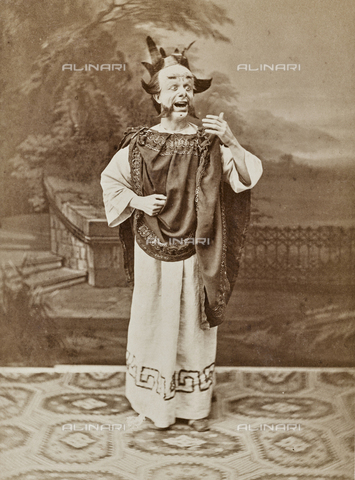 GRQ-F-003448-0000 - Photograph of an actor in Roman costume - Date of photography: 1875 ca. - Alinari Archives, Florence
