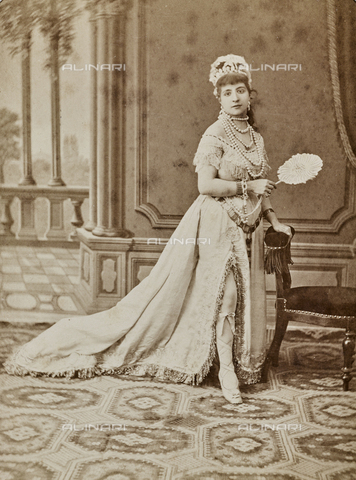 GRQ-F-003478-0000 - "Second-Actors": Portrait of an actress on stage costumes - Date of photography: 1880-1890 - Alinari Archives, Florence
