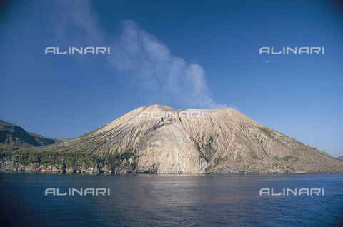 GSD-F-002022-0000 - Vulcano delle isole Eolie - Data dello scatto: 1990 ca. - Archivi Alinari, Firenze