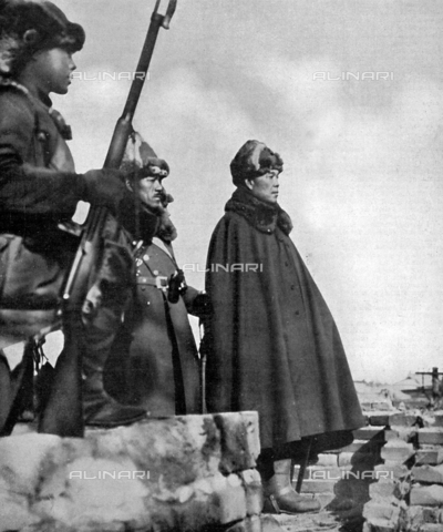 IIB-S-009326-0171 - The Japanese general Yorita, master of the Japanese first division operating in Manchuria, observing the entry of his assault tropps into the city of Chinchow (Manchuria) - Date of photography: 1932 - Alinari Archives, Florence