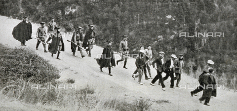 IIB-S-009326-0189 - Rebel Catalans arrested by the police in the mountains - Date of photography: 1932 - Alinari Archives, Florence