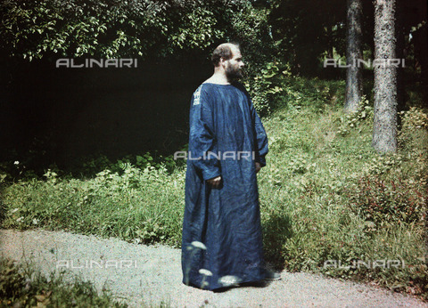 IMA-F-217644-0000 - Gustav Klimt durante una gita al lago Attersee sul monte Gahberg; autocromo di Friedrich Walker - Data dello scatto: 1910 ca. - Austrian Archives / brandstaetter images /Archivi Alinari