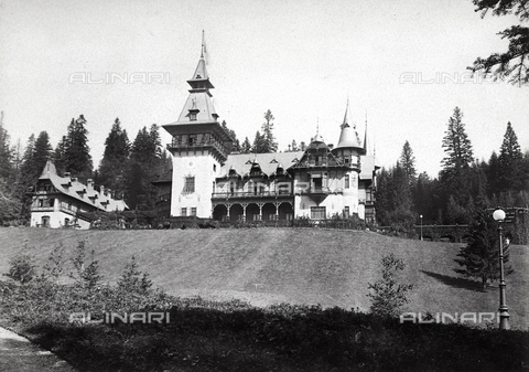 KRQ-F-000002-0000 - View of the castle of Pelesch or Peleà§, in Sinaia, in Rumania. It was erected by King Carlo I between 1875 and 1883, and was enlarged between 1896 and 1914 - Date of photography: 1900 - 1910 ca. - Alinari Archives, Florence