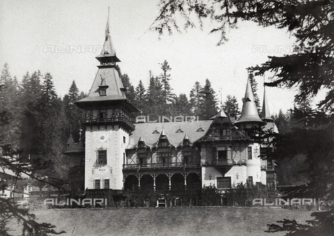 KRQ-F-000003-0000 - The castle of Pelesch or Peleà§, in Sinaia, Rumania. Erected by King Charles I between 1875 and 1883, and enlarged between 1896 and 1914 - Date of photography: 1900 - 1910 ca. - Alinari Archives, Florence
