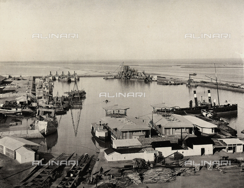 KRQ-F-001315-0000 - View of the last stretch of the Suez Canal with Port Taufiq which overlooks the Red Sea - Date of photography: 1890 - 1900 ca. - Alinari Archives, Florence