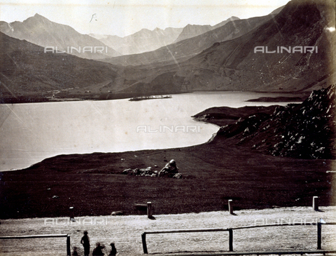 MFC-A-003188-0038 - Panorama of the lake of Moncenisio and the surrounding mountains - Date of photography: 1880-1890 ca. - Alinari Archives, Florence