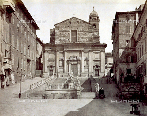 MFC-A-003188-0062 - Piazza Plebiscito in Ancona, with the statue of Clement XII (1738), point of departure for a flight of stairs and two side ramps leading to the church of San Domenico - Date of photography: 1880-1890 ca. - Alinari Archives, Florence
