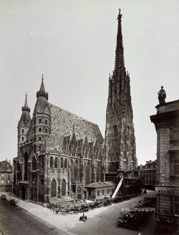 MFC-A-004636-0001 - The viennese cathedral dedicated to Saint Stephen and view of Stephansplatz - Date of photography: 1875-1880 ca. - Alinari Archives, Florence