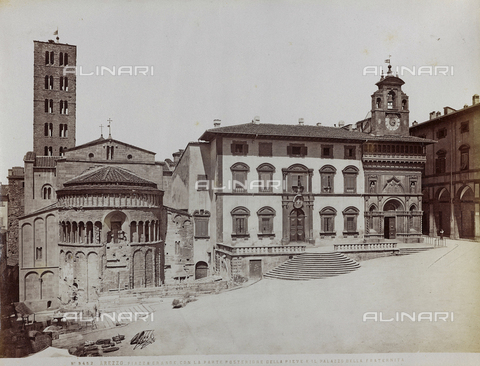 MFC-A-004659-0030 - Piazza Grande in Arezzo - Date of photography: 1860-1890 - Alinari Archives, Florence