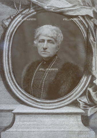 MFC-F-001040-0000 - Portrait of an elderly lady with a fur - Date of photography: 1900-1910 ca. - Alinari Archives, Florence