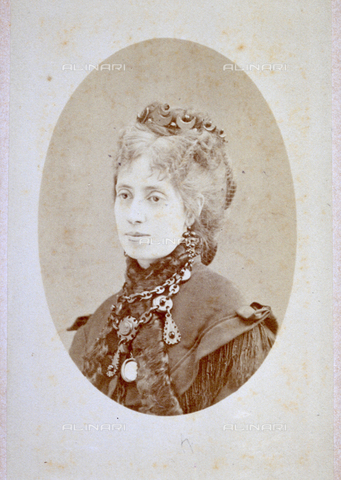 MFC-F-001899-0000 - Half-length portrait of a young lady with an impressive necklace and rich hairdo - Date of photography: 1871-1875 ca. - Alinari Archives, Florence