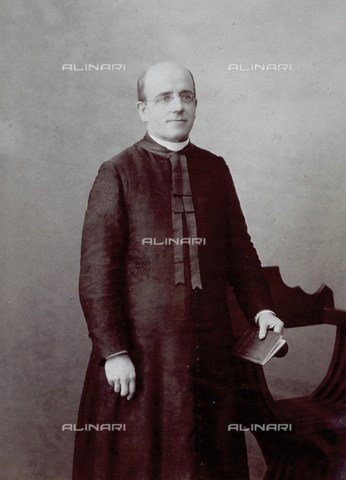 MFC-F-002058-0000 - Three-quarter length portrait of a priest - Date of photography: 1871-1880 ca. - Alinari Archives, Florence