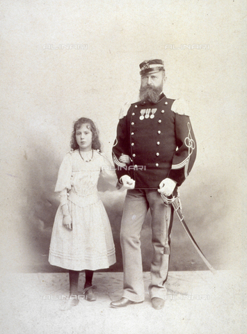 MFC-F-002268-0000 - Full-length portrait of a man in uniform holding a little girl by the hand - Date of photography: 04/06/1893 - Alinari Archives, Florence
