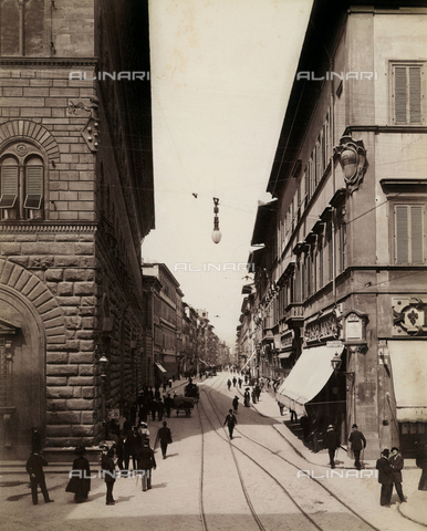 MFC-F-002282-0000 - Via Cavour in Florence with Palazzo Medici-Riccardi to the left, with Palazzo Pucci opposite - Date of photography: 30/04/1910 - Alinari Archives, Florence