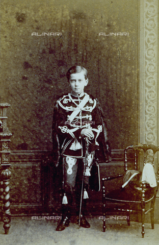 MFC-F-002345-0000 - Full-length figure of a young boy in military uniform. It is probably the little czar of Russia. He is holding a sword and wearing boots - Date of photography: 1860-1870 ca. - Alinari Archives, Florence