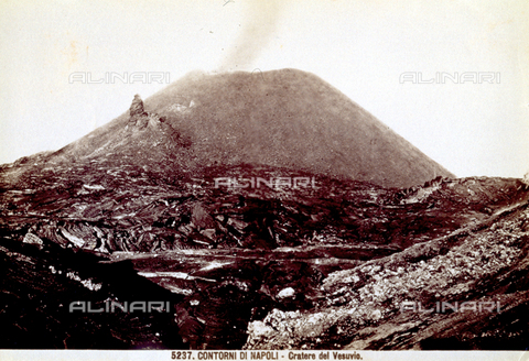 MFC-F-003257-0000 - View from below of the crater of Vesuvius - Date of photography: 1870-1880 ca. - Alinari Archives, Florence
