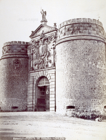 MFC-S-000094-0004 - The new Pta. di Visagra (new Visagra Gate) in Toledo, set between two imposing towers - Date of photography: 1870-1880 ca. - Alinari Archives, Florence