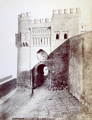 MFC-S-000094-0008 - The Pta. del Sol in Toledo - Date of photography: 1870-1880 ca. - Alinari Archives, Florence