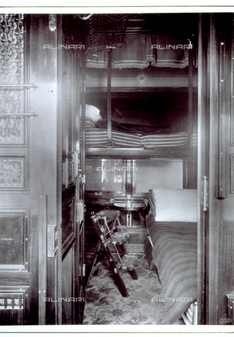 MFC-S-001066-0010 - Compartment of a sleeping car of the international company 'Wagon Lits' - Date of photography: 1890-1900 ca. - Alinari Archives, Florence