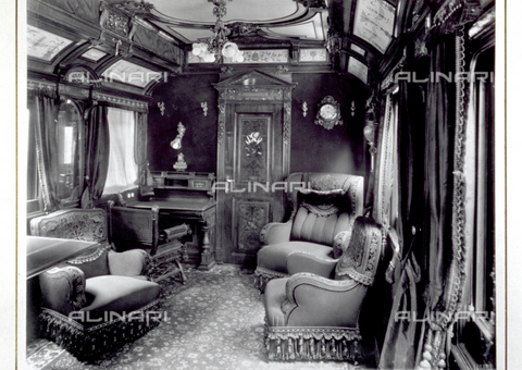 MFC-S-001066-0021 - Coach - lounge of His Majesty the Emperor of Austria furnished with writing desk and armchair - Date of photography: 1890-1900 ca. - Alinari Archives, Florence