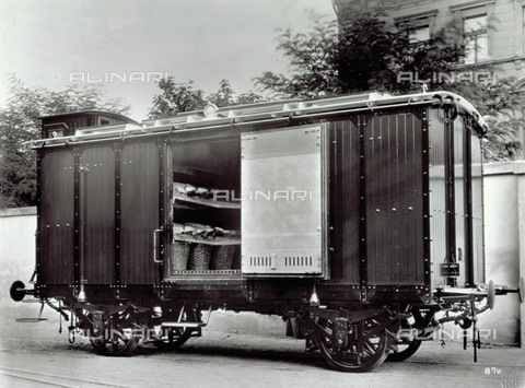 MFC-S-001066-0028 - Refrigerator wagon of the romanian state railways used for the transport of fish. On the interior of the wagon baskets and fish in papier-mache - Date of photography: 1890-1900 - Alinari Archives, Florence