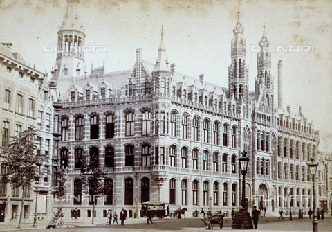 MFC-S-002191-0005 - A street in Amsterdam. In the foreground a large building - Date of photography: 1865-1875 ca. - Alinari Archives, Florence