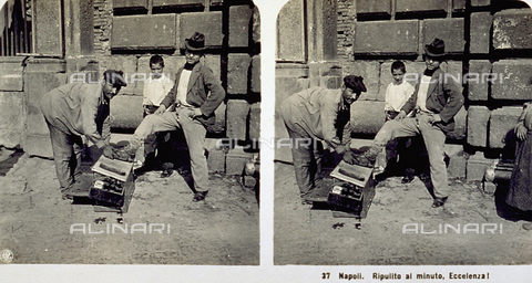 MFC-S-003181-0014 - Full-length portrait of a shoe-shine boy at work - Date of photography: 1900 ca. - Alinari Archives, Florence