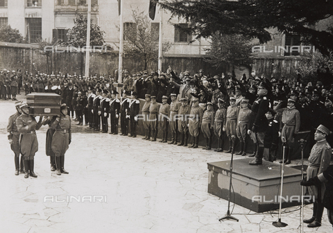MRC-A-000002-0042 - Benito Mussolini photographed during the inauguration of the Garibaldi Ossuary Mausoleum on the Janiculum in Rome - Date of photography: 03/11/1941 - Alinari Archives, Florence
