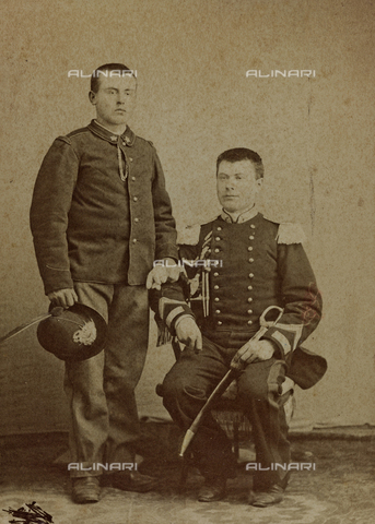 MRC-A-000044-0005 - Album "Alpini": Two brothers in uniform: an alpine and a policeman - Date of photography: 1890 - Alinari Archives, Florence