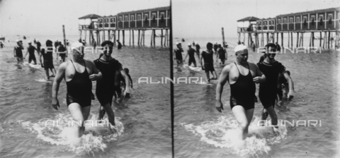 PCA-F-000015-0000 - Stereophoto picturing two men taking a swim - Date of photography: 1914 ca. - Alinari Archives, Florence