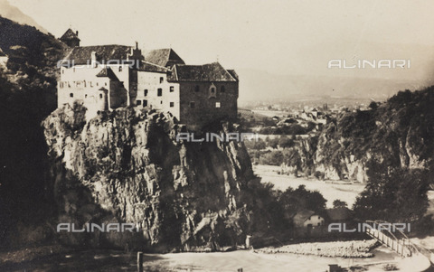 PDC-A-004613-0054 - Roncolo Castle - Date of photography: 1920 ca. - Alinari Archives, Florence