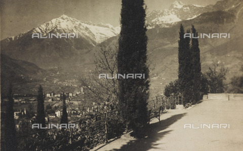 PDC-A-004613-0073 - Passeggiata Tappeiner - Date of photography: 1920 ca. - Alinari Archives, Florence
