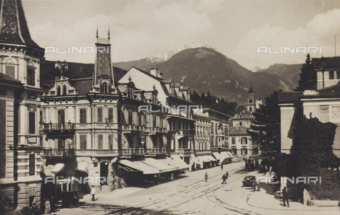 PDC-A-004613-0081 - Goethe Street in Merano - Date of photography: 1920 ca. - Alinari Archives, Florence