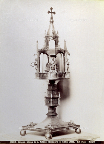 PDC-F-001754-0000 - Close up of the reliquary of the Holy Cross in the church of S. Antonio Abate in Bologna - Date of photography: Circa da 1 Gennaio 1880 a 31 Dicembre 1900 - Alinari Archives, Florence