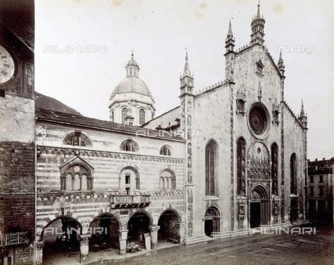 PDC-F-004450-0000 - The facade of the Cathedral and the Broletto, in Como. In the middle ground, the dome and lantern of the church - Date of photography: 1870-1890 ca. - Alinari Archives, Florence