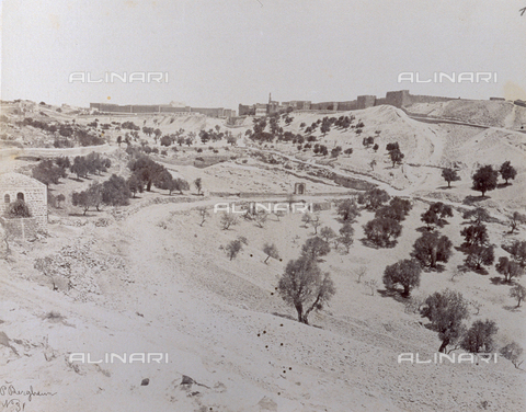 PDC-S-000275-0011 - The Valley of Lebanon and Mount Zion. In the background the city of Jerusalem - Date of photography: 1860-1870 ca. - Alinari Archives, Florence
