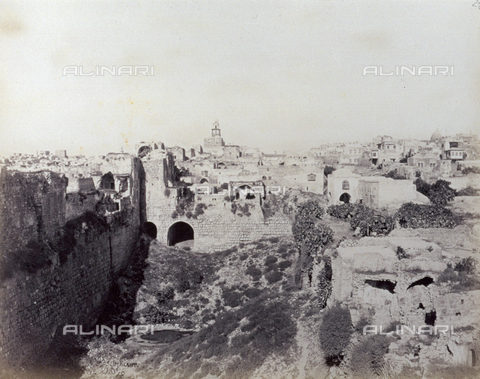 PDC-S-000275-0018 - The pool of Bethesda (or Piscina Porbatica), in Jerusalem, with the city in the background - Date of photography: 1860-1870 ca. - Alinari Archives, Florence