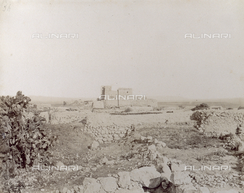 PDC-S-000275-0030 - An ancient fort in a desert plain - Date of photography: 1860-1870 - Alinari Archives, Florence