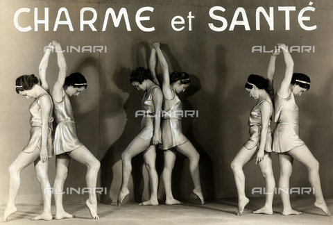 PPA-F-000424-0000 - Coppie di ballerine eseguono un coreografico passo di danza - Data dello scatto: 1938 - Archivi Alinari, Firenze