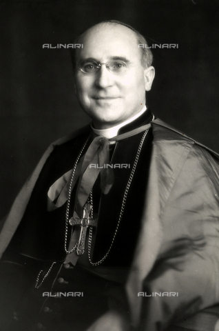PPA-F-000479-0000 - Portrait of the French prelate Gaudron, wearing the military medal he was decorated with for his conduct during the war. - Date of photography: 1934 - Alinari Archives, Florence