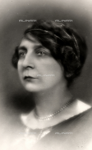 PPA-F-001643-0000 - Portrait of the French writer Marion Gilbert. - Date of photography: 1925 - Alinari Archives, Florence